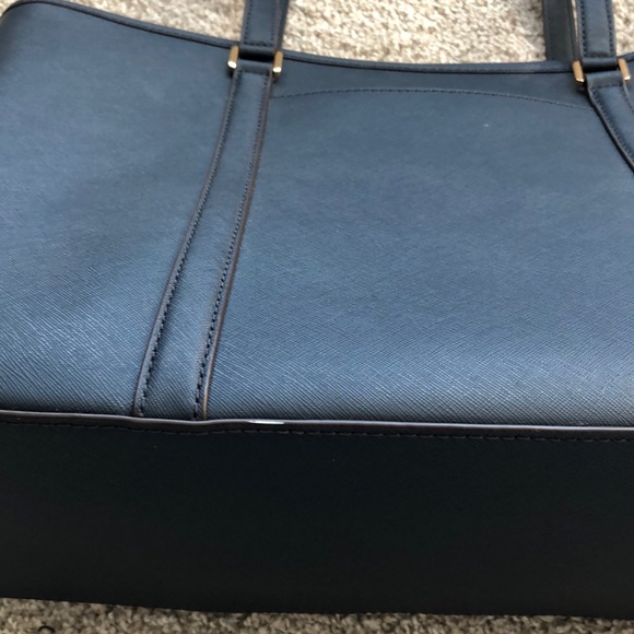 *SOLD* Michael Kors Admiral Blue Jet Set Purse - Picture 5 of 11